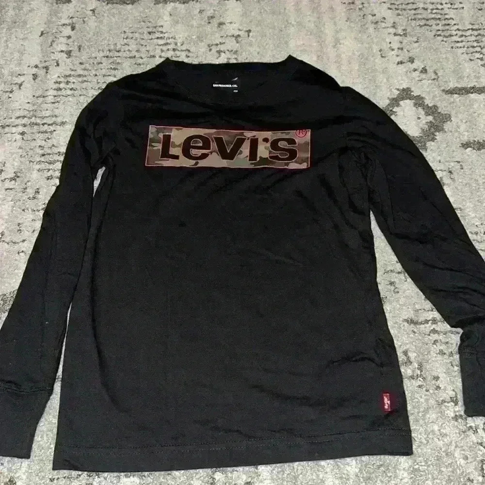 Boys Levi's long sleeved shirt sz S BNWOT